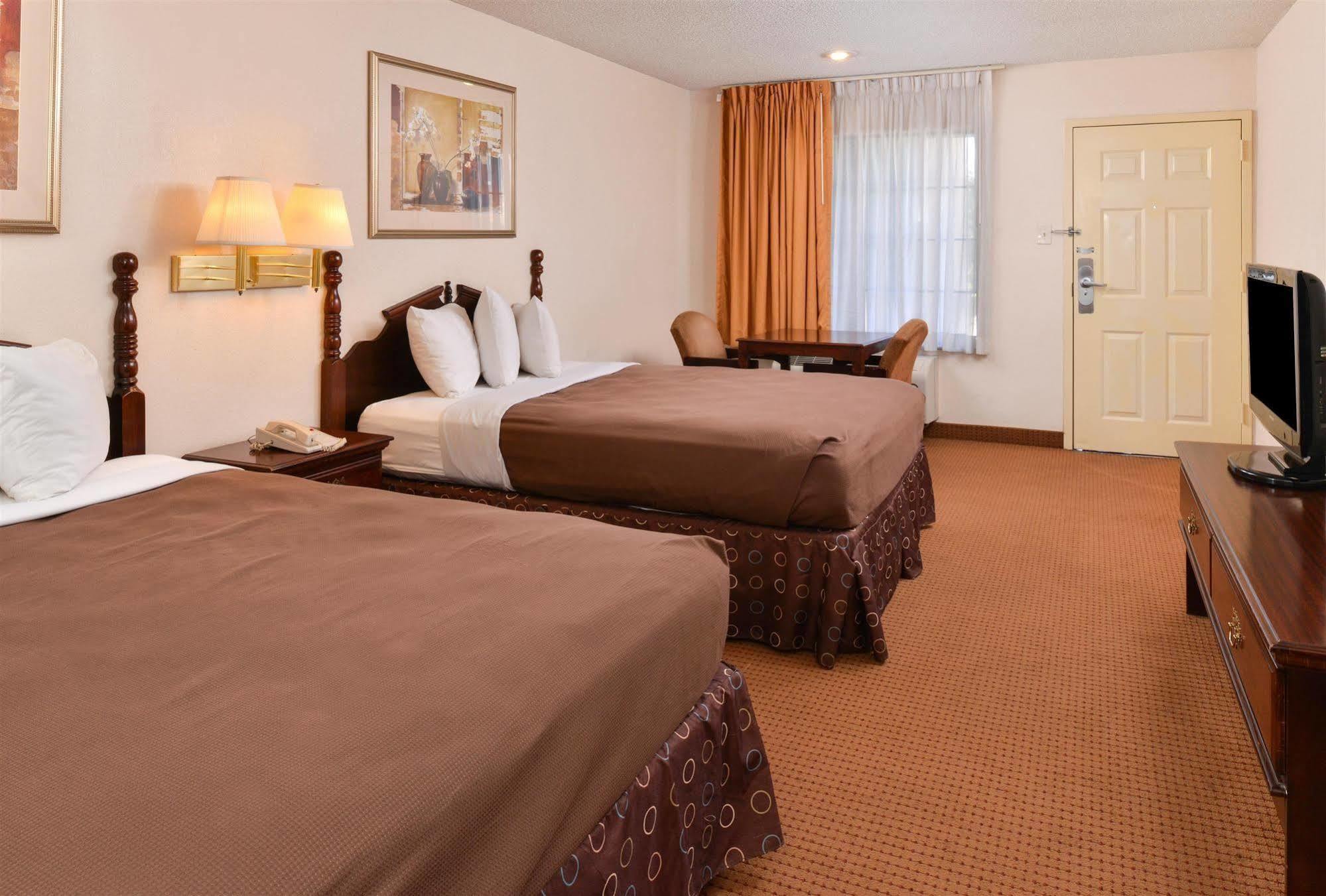 Americas Best Value Inn Denham Springs Exterior foto