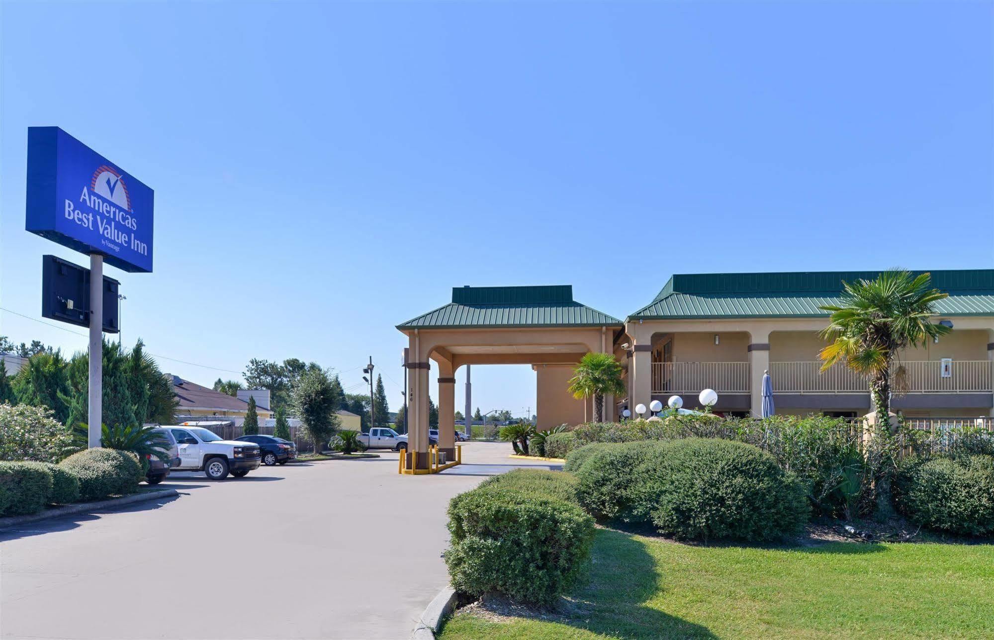 Americas Best Value Inn Denham Springs Exterior foto