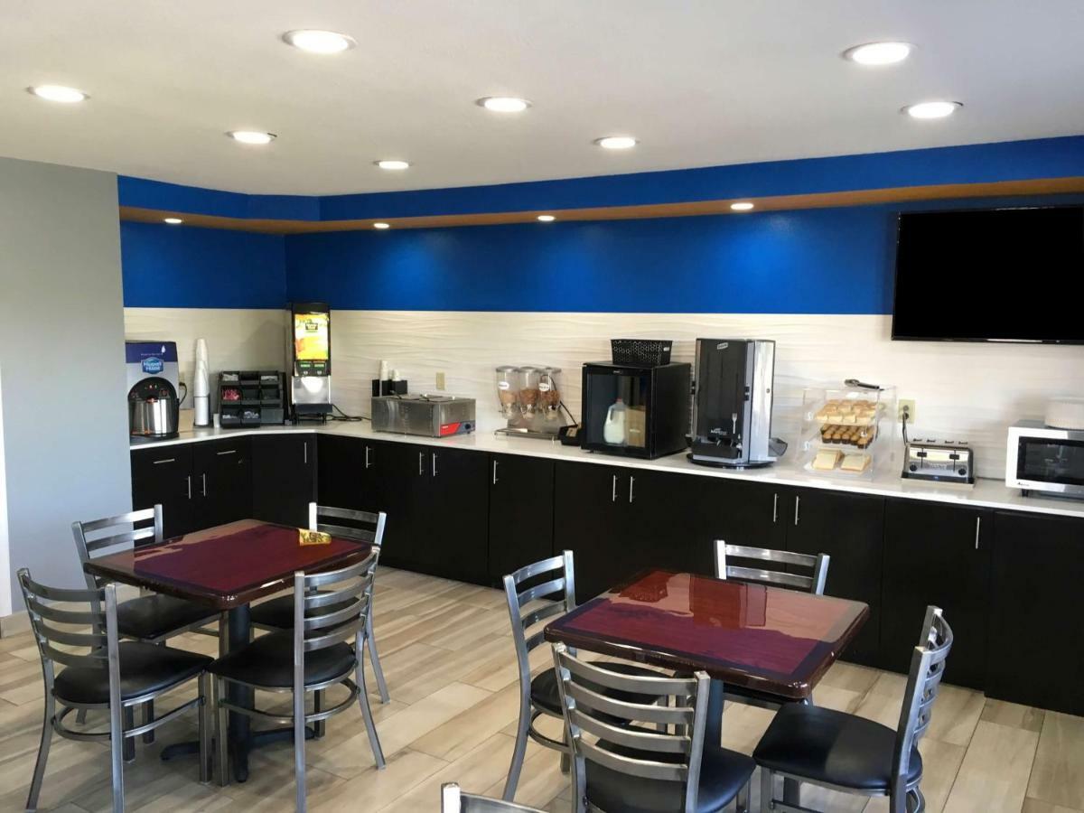Americas Best Value Inn Denham Springs Exterior foto