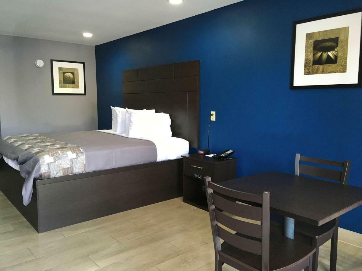 Americas Best Value Inn Denham Springs Exterior foto